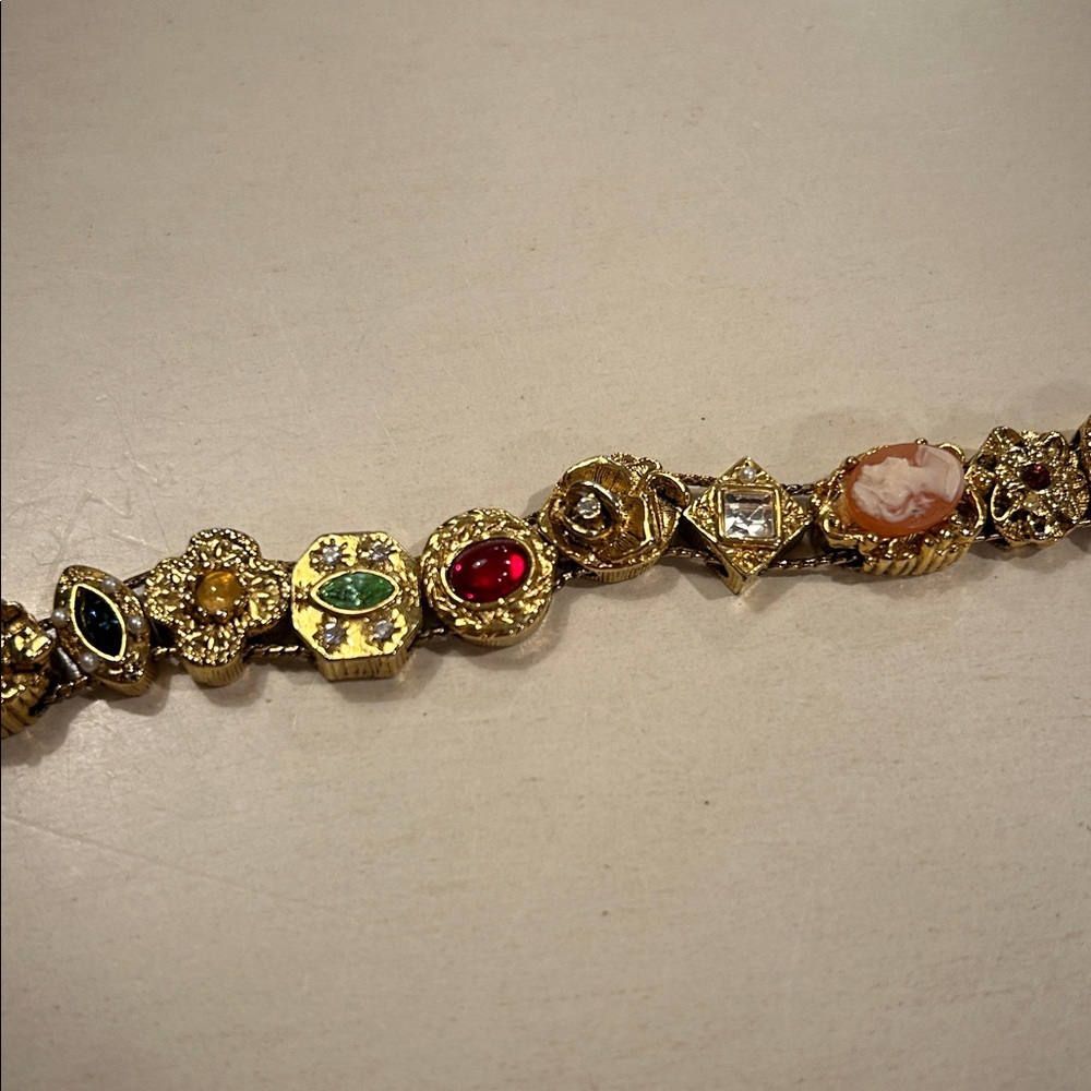 Gorgeous Vintage Victorian Revival Unsigned GOLDETTE Gold Slide Charm Bracelet - Picture 9 of 14